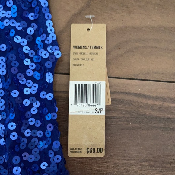 NEW! Sequins DKNY top - Picture 3 of 3